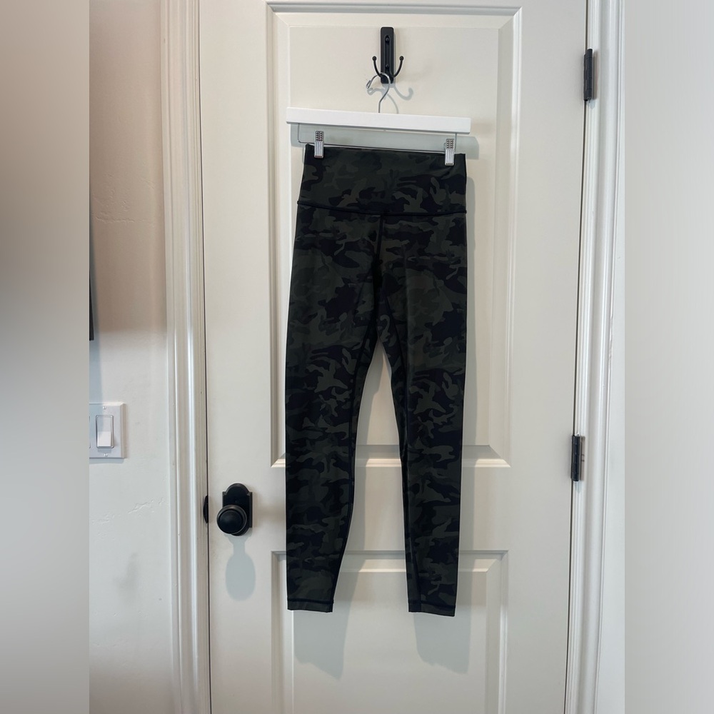 Black camo lululemon leggings